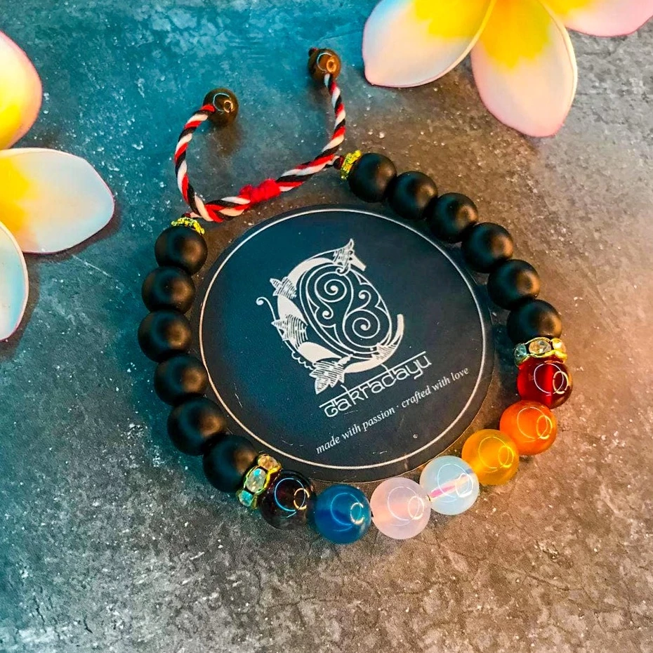 Tridatu 7 Chakra Crystal Bracelet with Onyx Stone – Chakra Energy Bracelet for Concentration and Mental Clarity