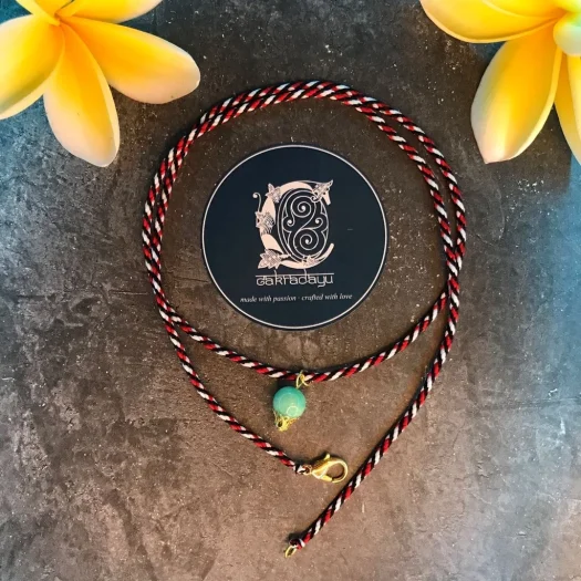 Bali Exclusive: Tridatu Necklace with Jade Pendant and Gold Crown