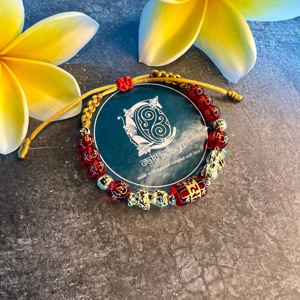 Dragon Queen Bracelet (Long Huanghou) with Carved Tibetan Stone