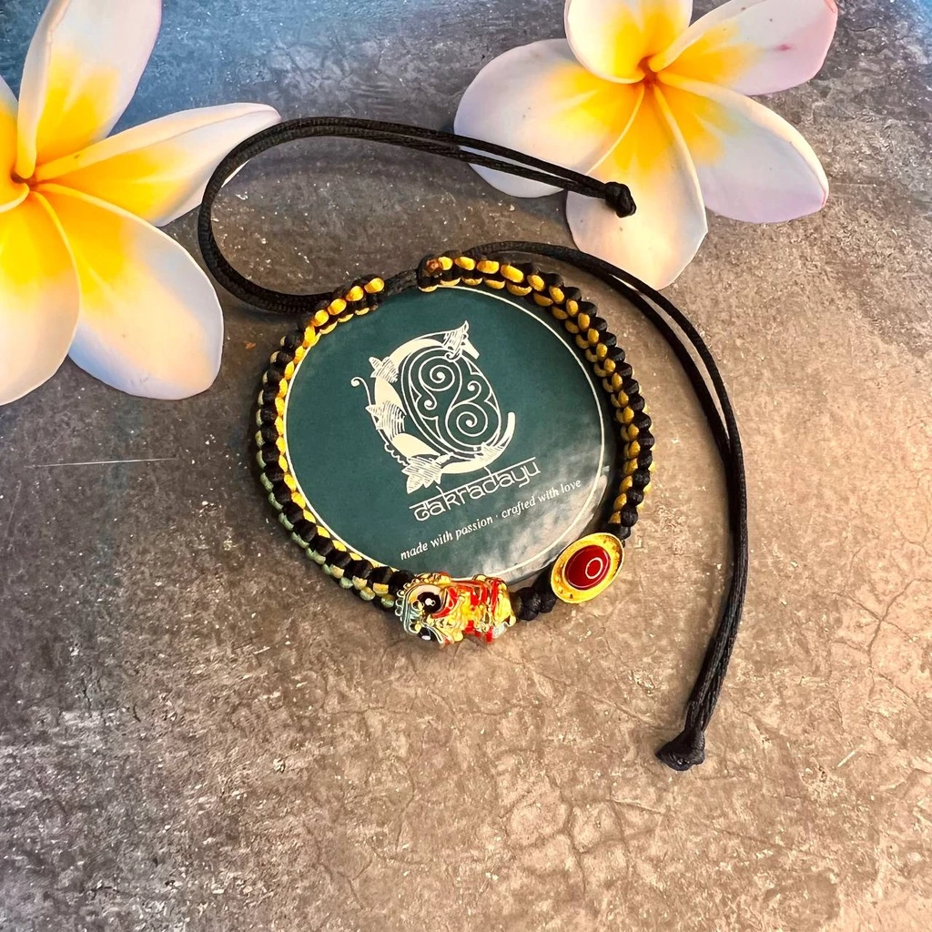 Prosperity Attractor Bracelet with Handmade Barongsai Yuanbao Pendant