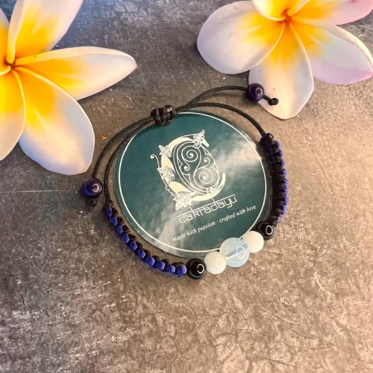 CANCER Zodiac Bracelet with Moonstones and Glow-in-the-Dark Phosphorite Stones – Premium Quality (Limited Edition)