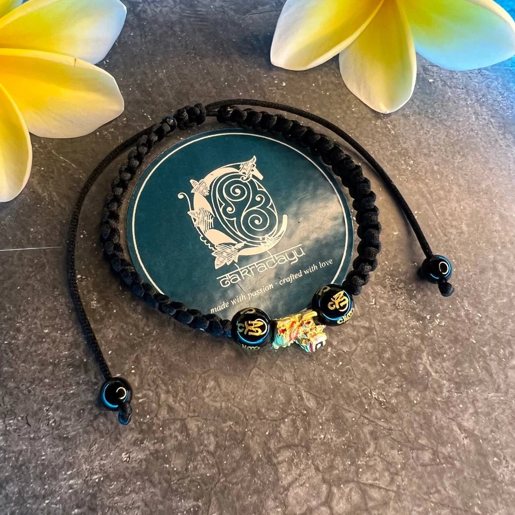 Barongsai Charm Bracelet with Tibetan Onyx Mantra Stone – Handmade