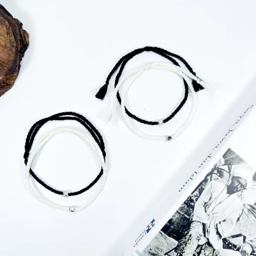 Stylish Black And White Couple Bracelets – Aesthetic Korean Cord Design For Best Friends / Partners