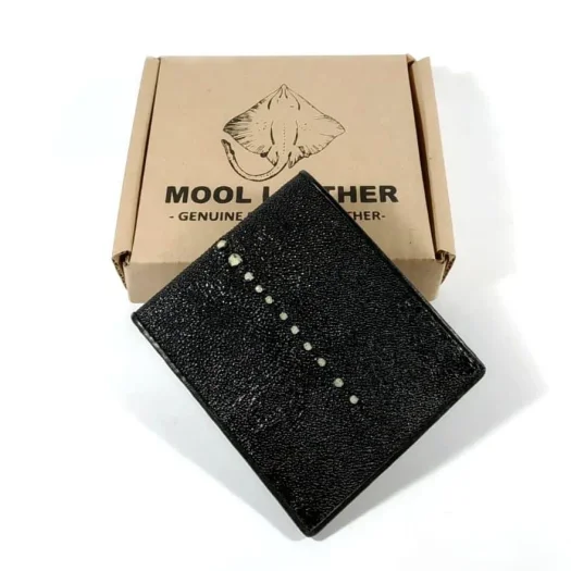Mool Leather Men’s Premium Leopard Whipray Leather Bifold Wallet with Horizontal Spine Detail