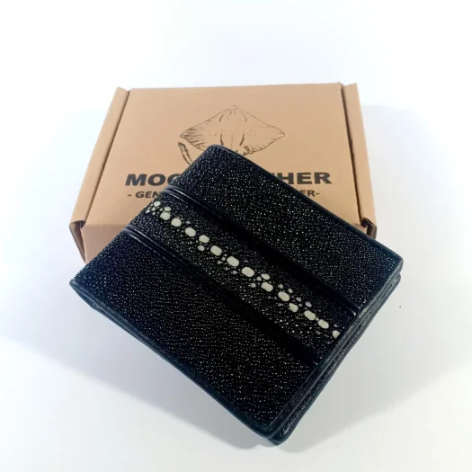 Mool Leather Men’s Genuine Stingray Leather Bifold Wallet in Black with Horizontal Spine Detail