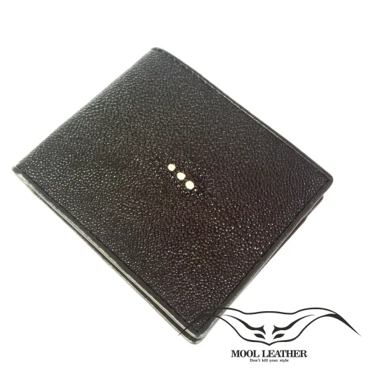 Mool Leather Men’s Genuine Stingray Leather Bifold Wallet with Signature Three-Pearl Crown Detail