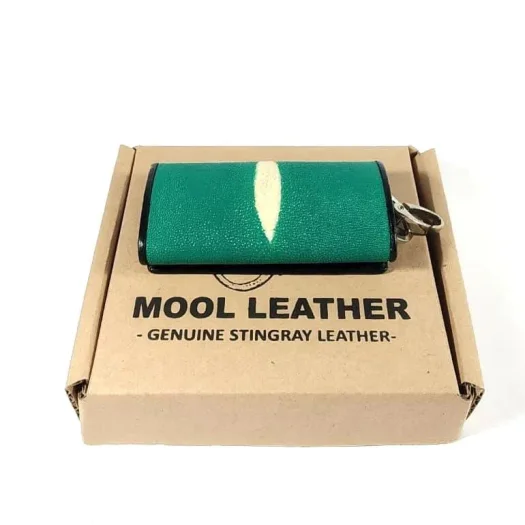 Mool Leather Stingray Leather Keychain Wallet in Green with Horizontal Diamond Crown Detail