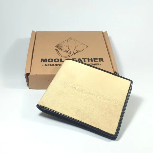 Mool Leather Men’s Stingray and Cowhide Leather Bifold Wallet in White