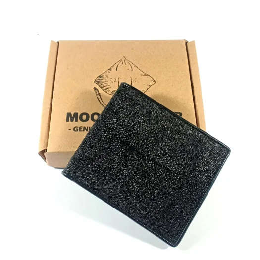 Mool Leather Men’s Stingray Leather Bifold Wallet in Black with Cowhide Interior