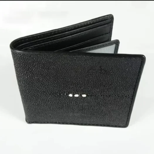 Mool Leather Men’s Stingray Leather Bifold Wallet in Black with Signature Three-Pearl Crown Detail