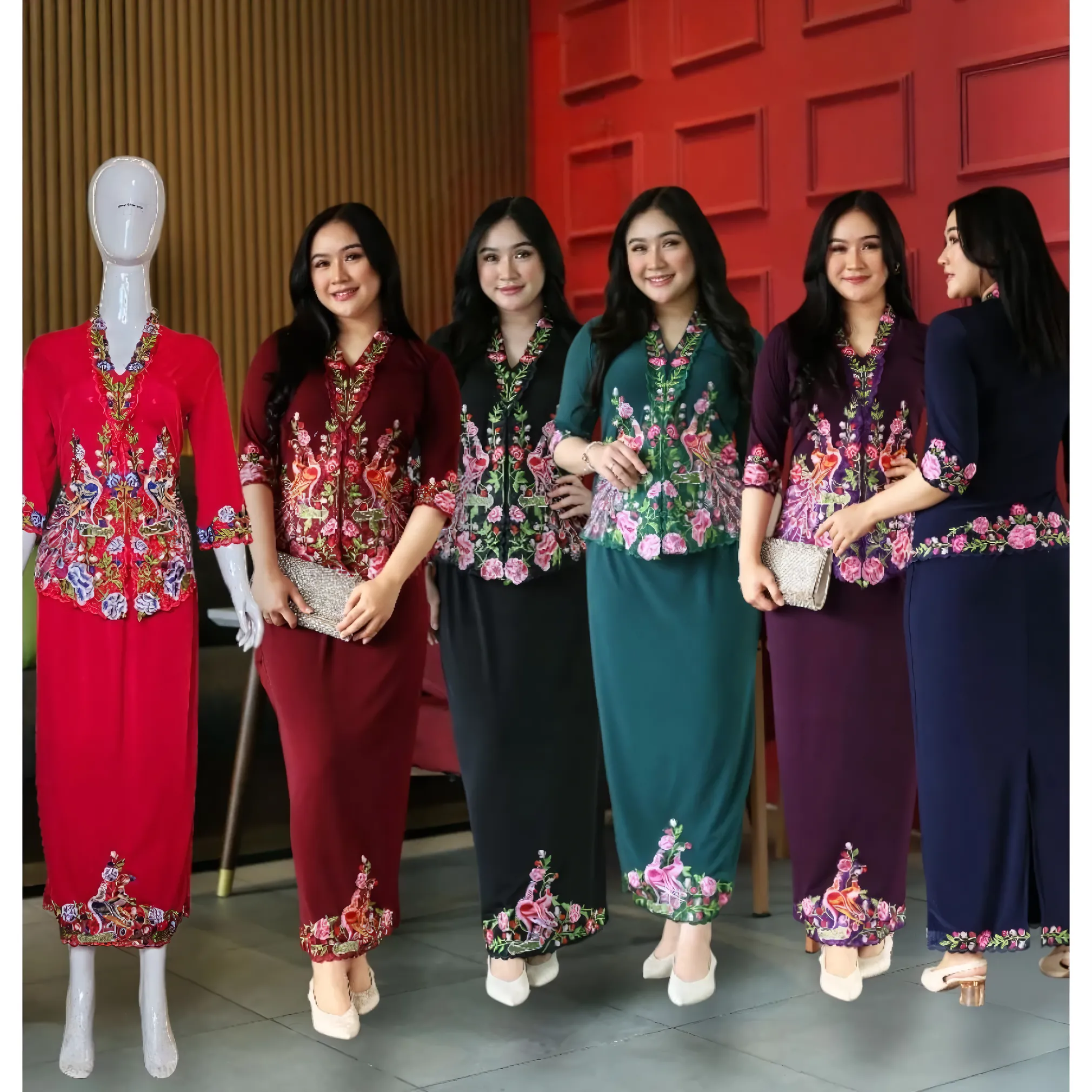 KebayaKNF Elegant Embroidered Kebaya Set – Comfortable & Practical Kebaya for Graduation Ceremony