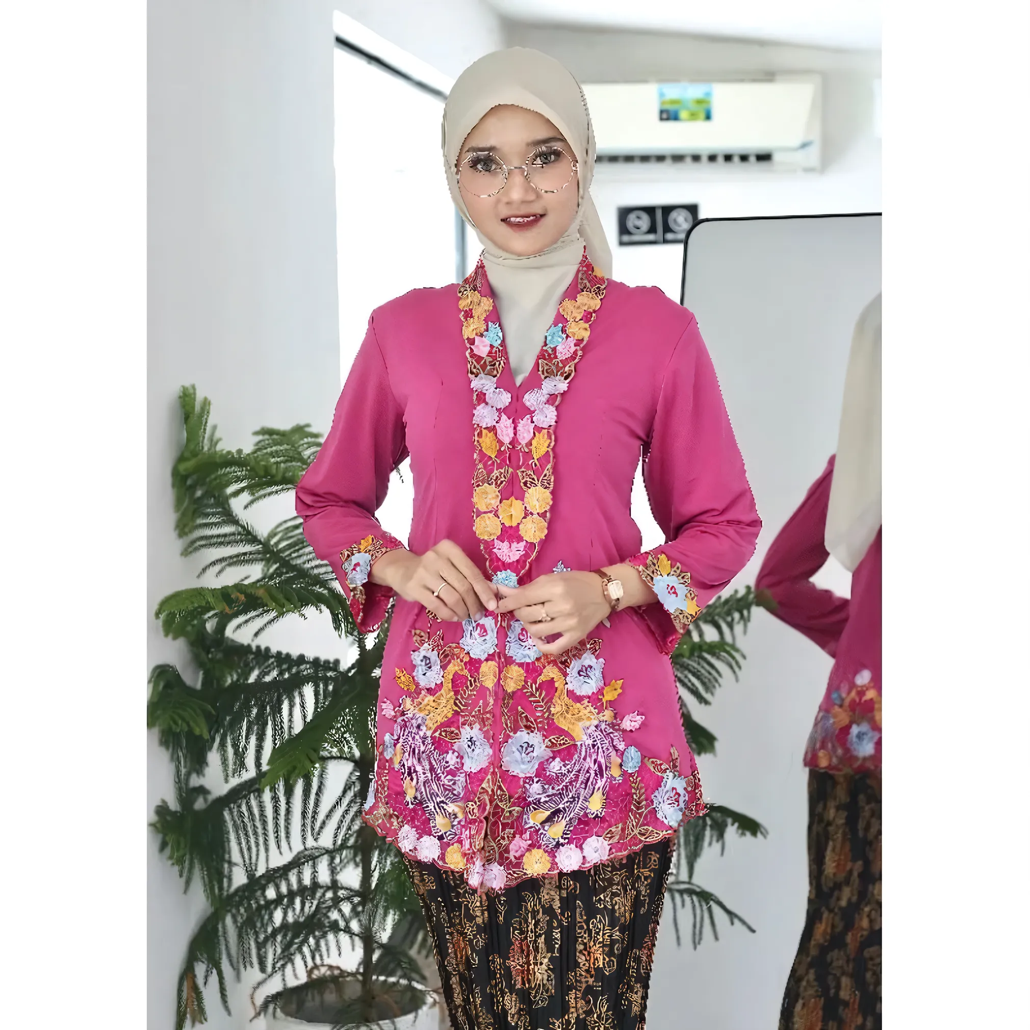 KebayaKNF Elegant Stretch Long Sleeve Embroidered Modern Kebaya (Top Only)