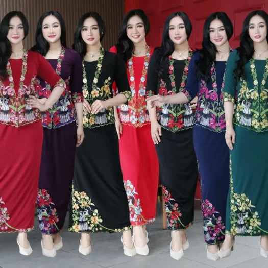 KebayaKNF Modern Stretch Kutubaru Kebaya Set with Enggang Bird Design