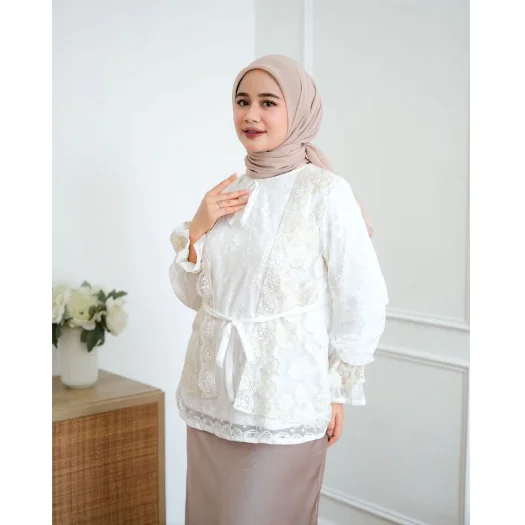 Luxurious Women’s Full-Lined Lace Brocade Kebaya Top