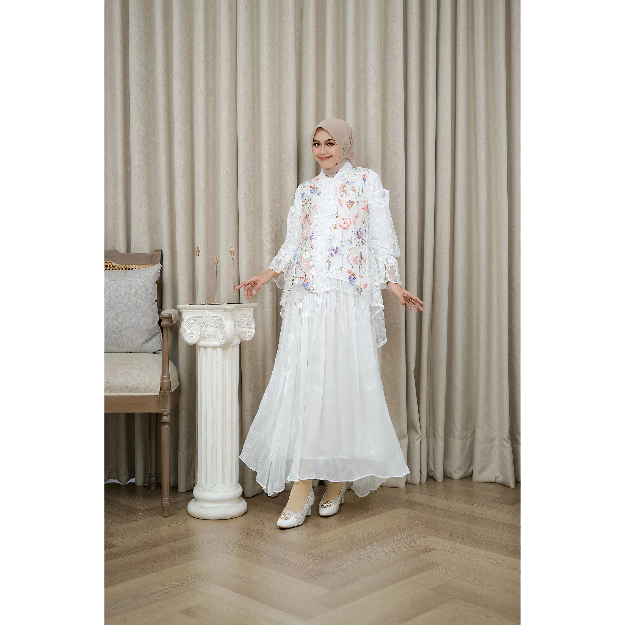 Leslie Skirt Set – Elegant Women’s Blouse & Kebaya for Graduation