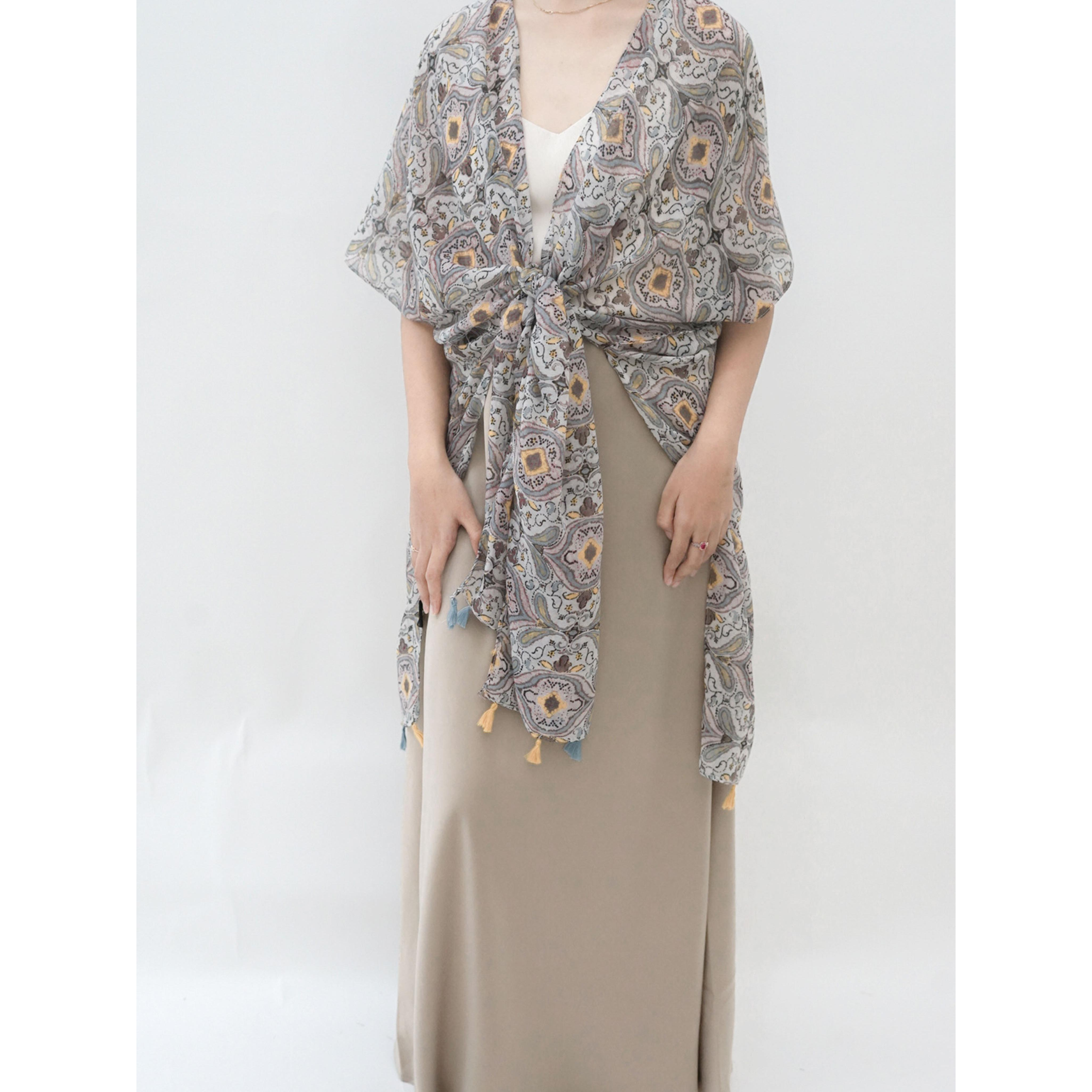 ITSFRIDAY Cleta Premium Outerwear for Women | Nusamade ITSFRIDAY Cleta Premium Outerwear for Women - Image 3