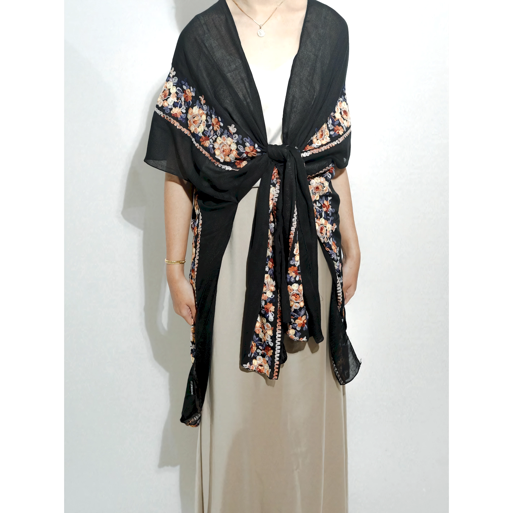 ITSFRIDAY Tyra Black Outerwear for Women | Nusamade ITSFRIDAY Tyra Black Outerwear for Women - Image 3