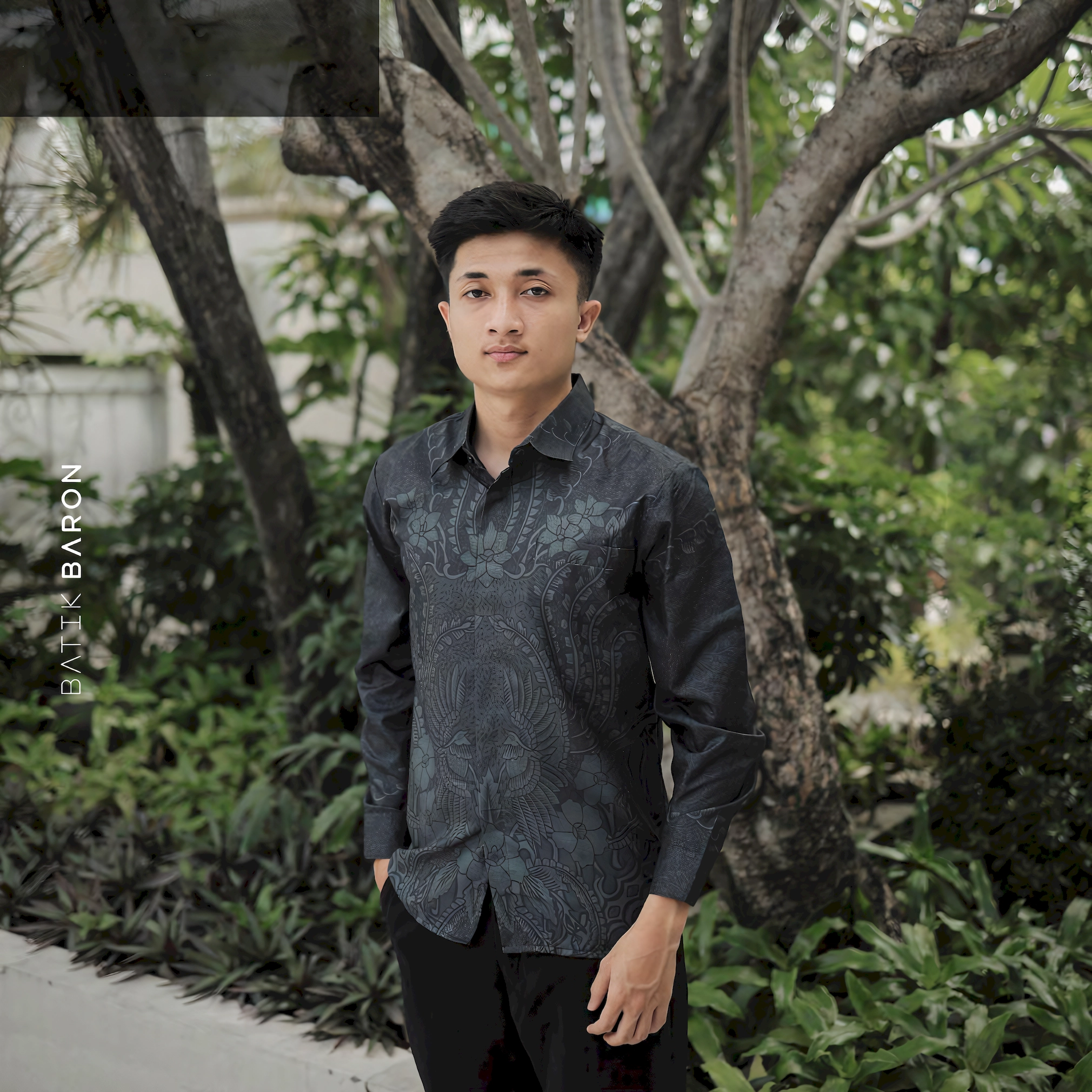 Batik Baron Men’s Slimfit Long Sleeve Premium Batik Shirt, Cool & Soft Fabric – Wibawa Black